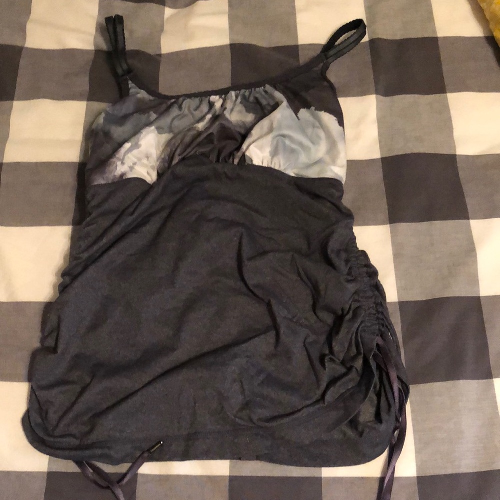 Lululemon tank 2